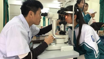 Chương trình khám sức khỏe học đường miễn phí cho học sinh THPT Quỳnh Lưu 2, Nghệ An